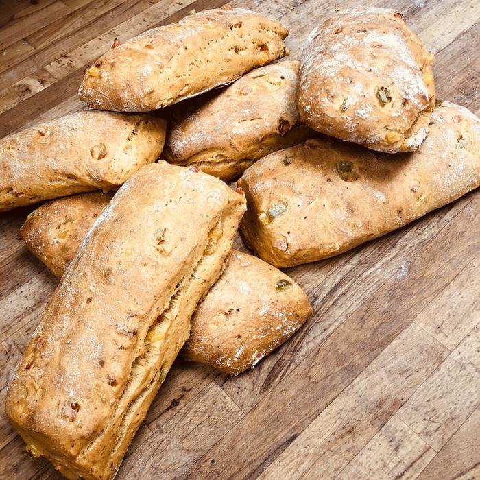 Ciabatta met kruiden en zongedroogde tomaten (+-400gr)